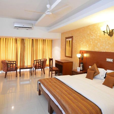 Hotel Raj Hans, ฟารีดาบัด ภายนอก รูปภาพ