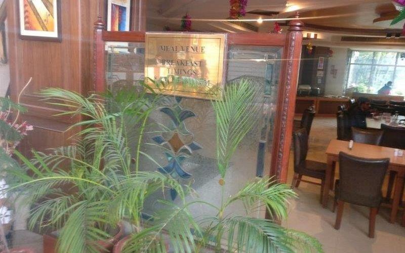 Hotel Raj Hans, ฟารีดาบัด ภายนอก รูปภาพ