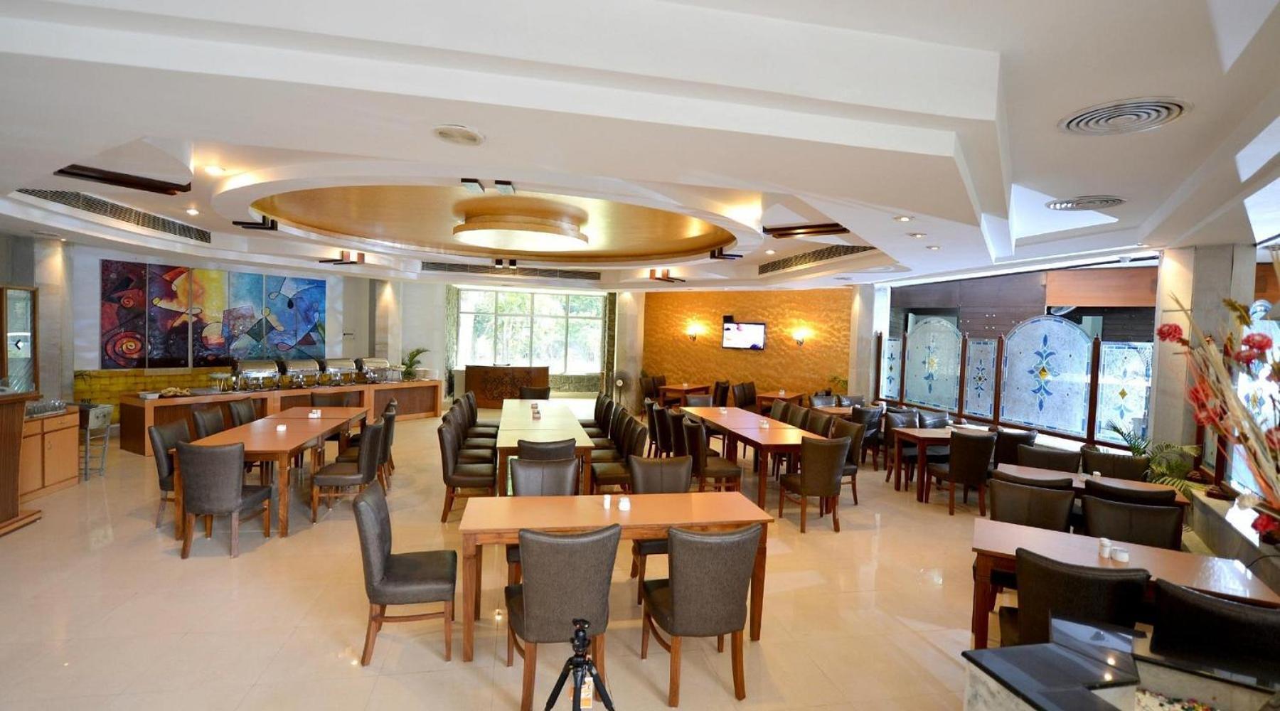 Hotel Raj Hans, ฟารีดาบัด ภายนอก รูปภาพ