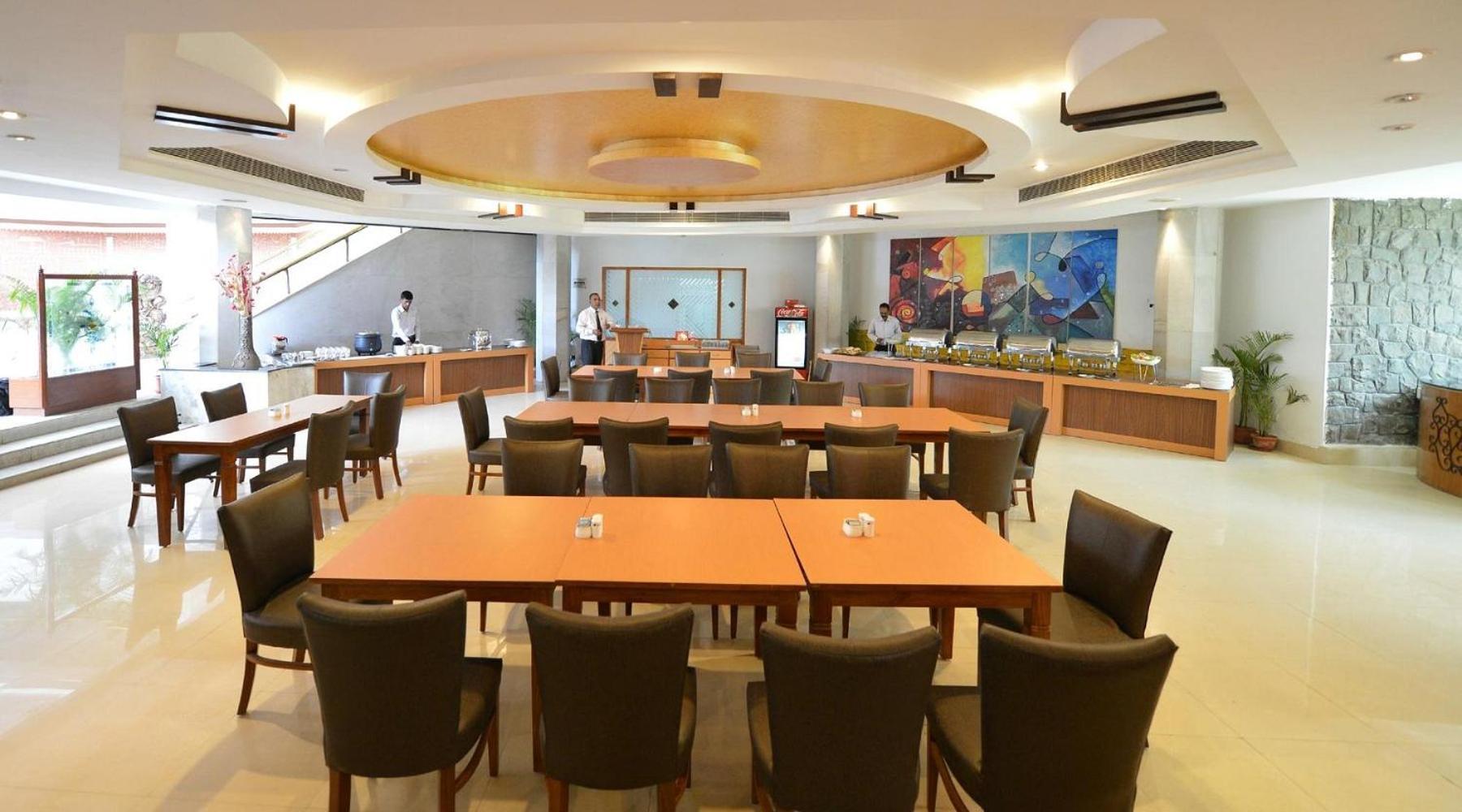 Hotel Raj Hans, ฟารีดาบัด ภายนอก รูปภาพ